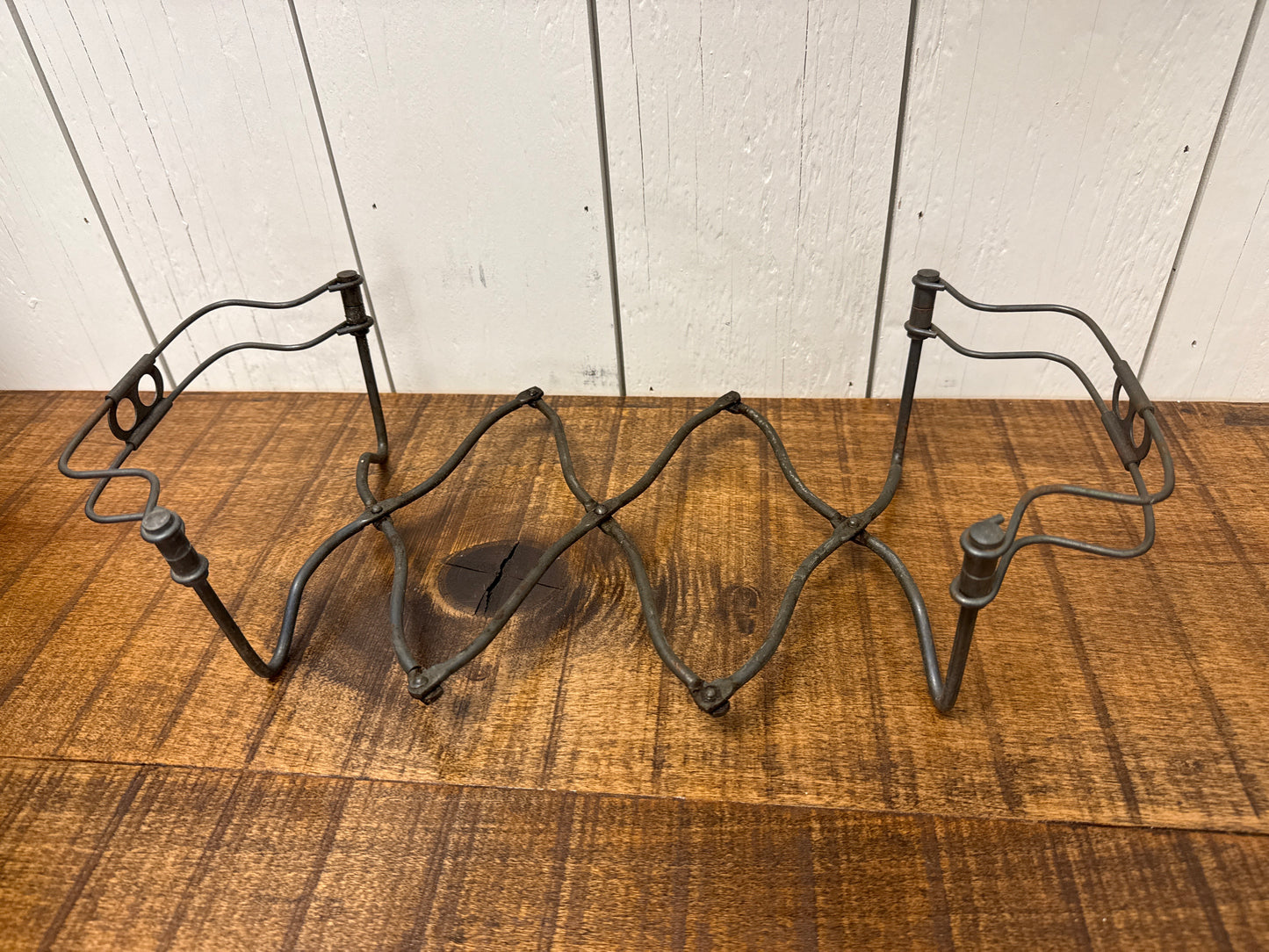 Vintage Expandable Trivet