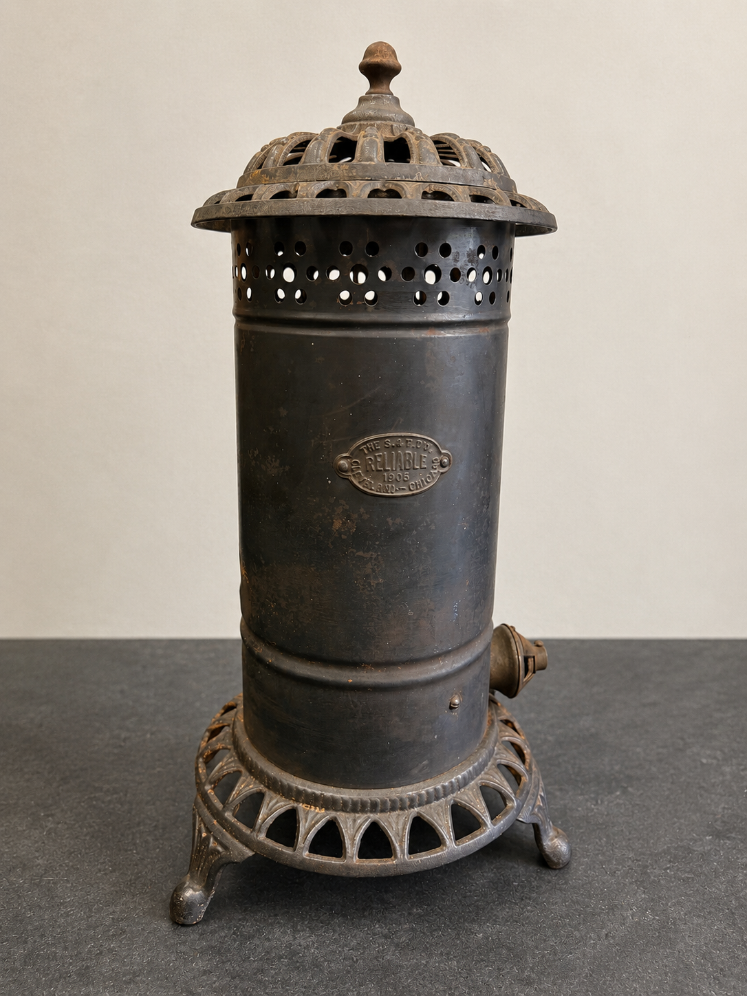 Antique 1905 "Reliable" Oil/Kerosene Parlor Heater — Local Pickup Only