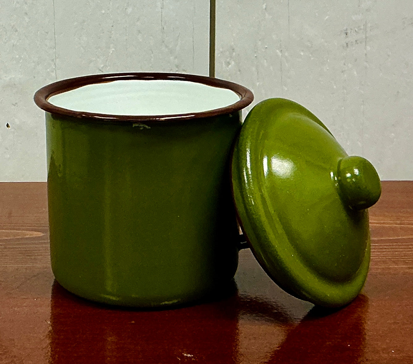 Enamelware Shave Mug with Lid and Basil Rum Shaving Soap