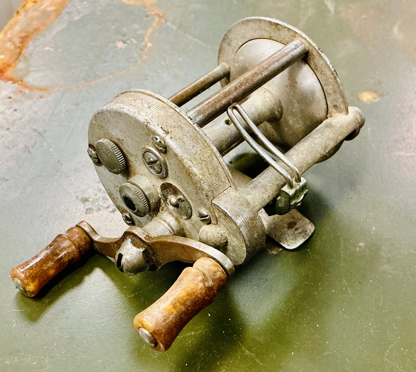 Vintage Pflueger Fishing Reel