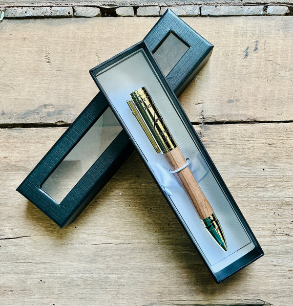 Footprints in the Sand Pen Natural wood and gold