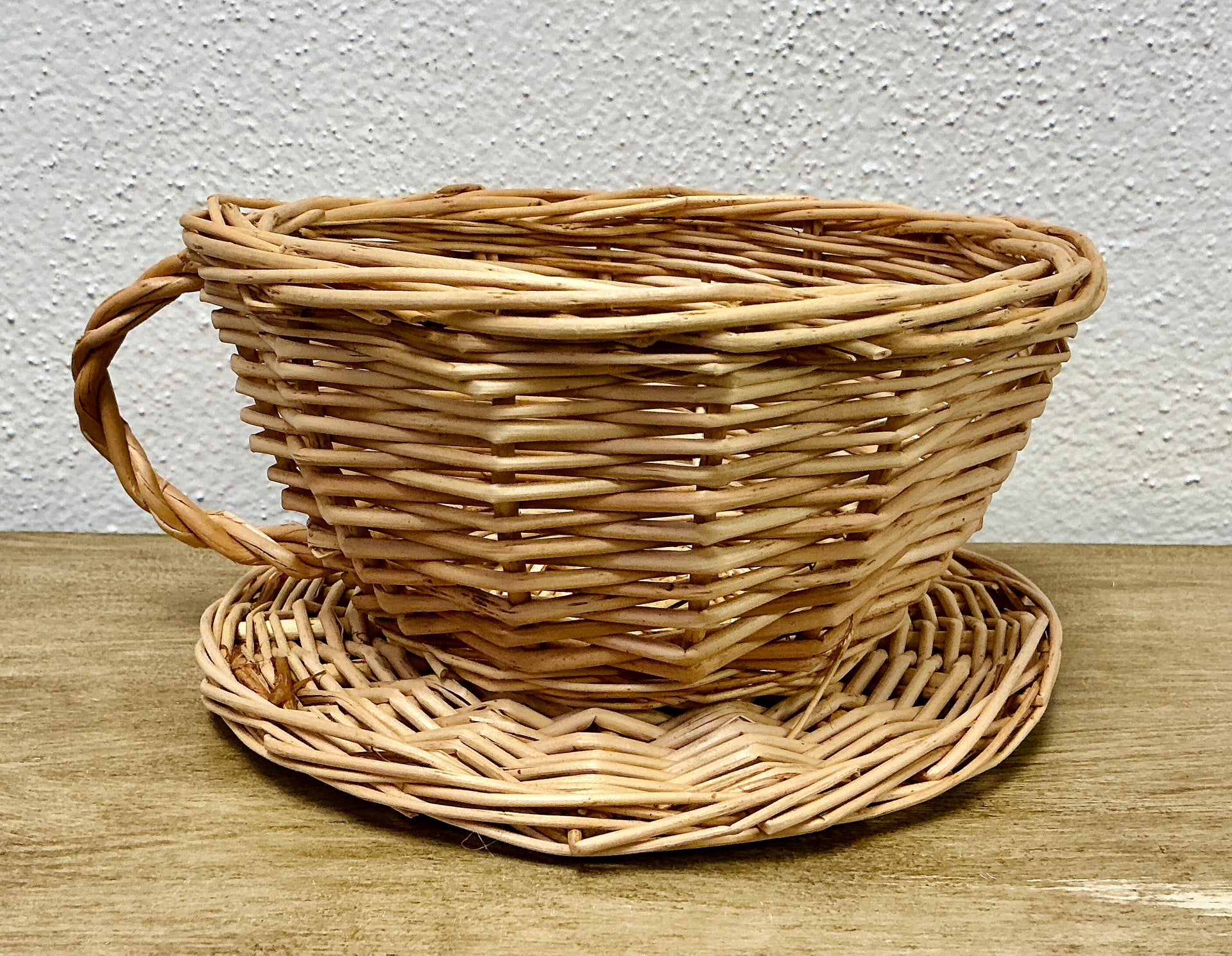 Natural Willow Coffee Cup & Saucer Basket