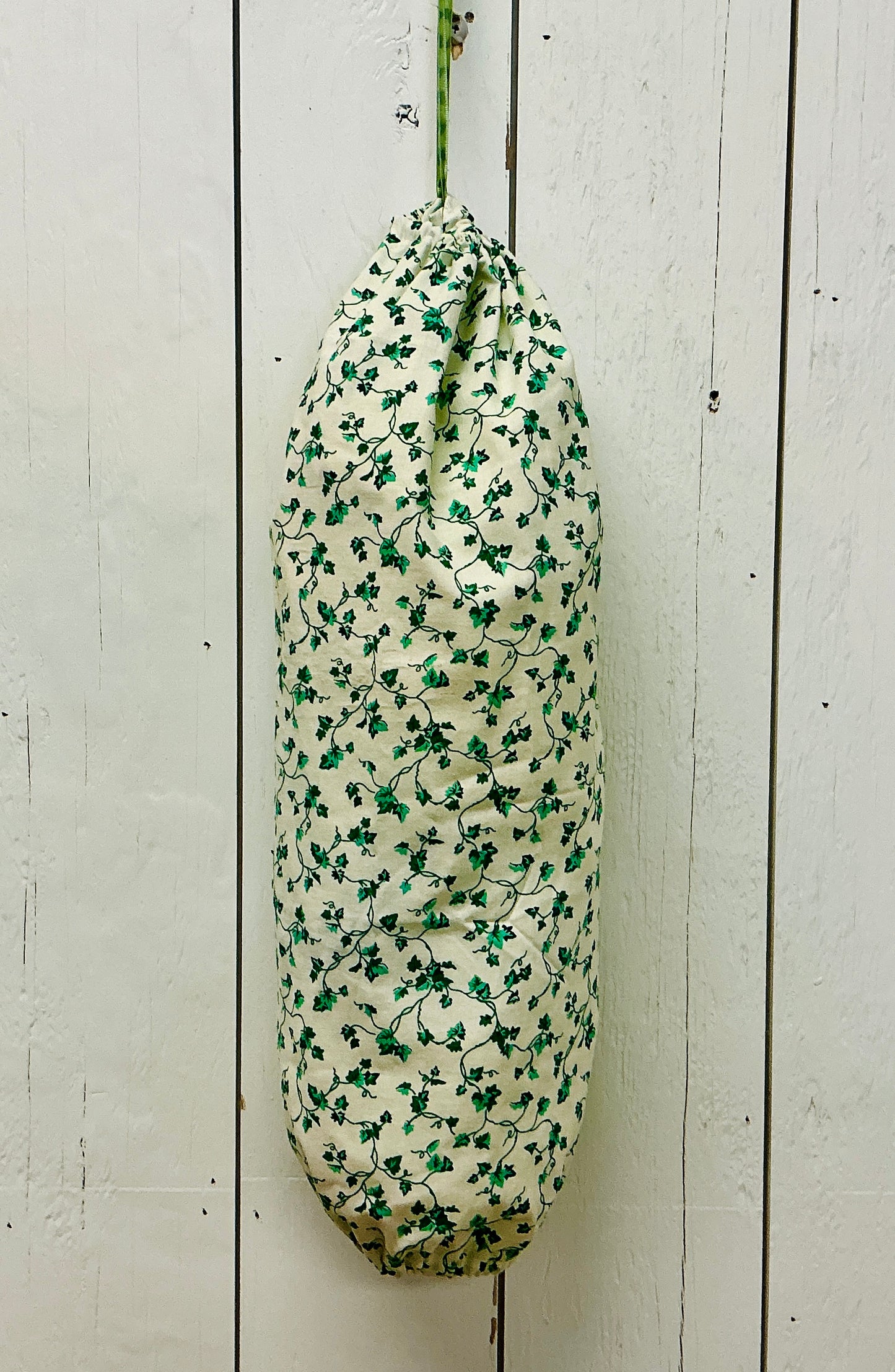 Ivy Print Plastic Bag Holders