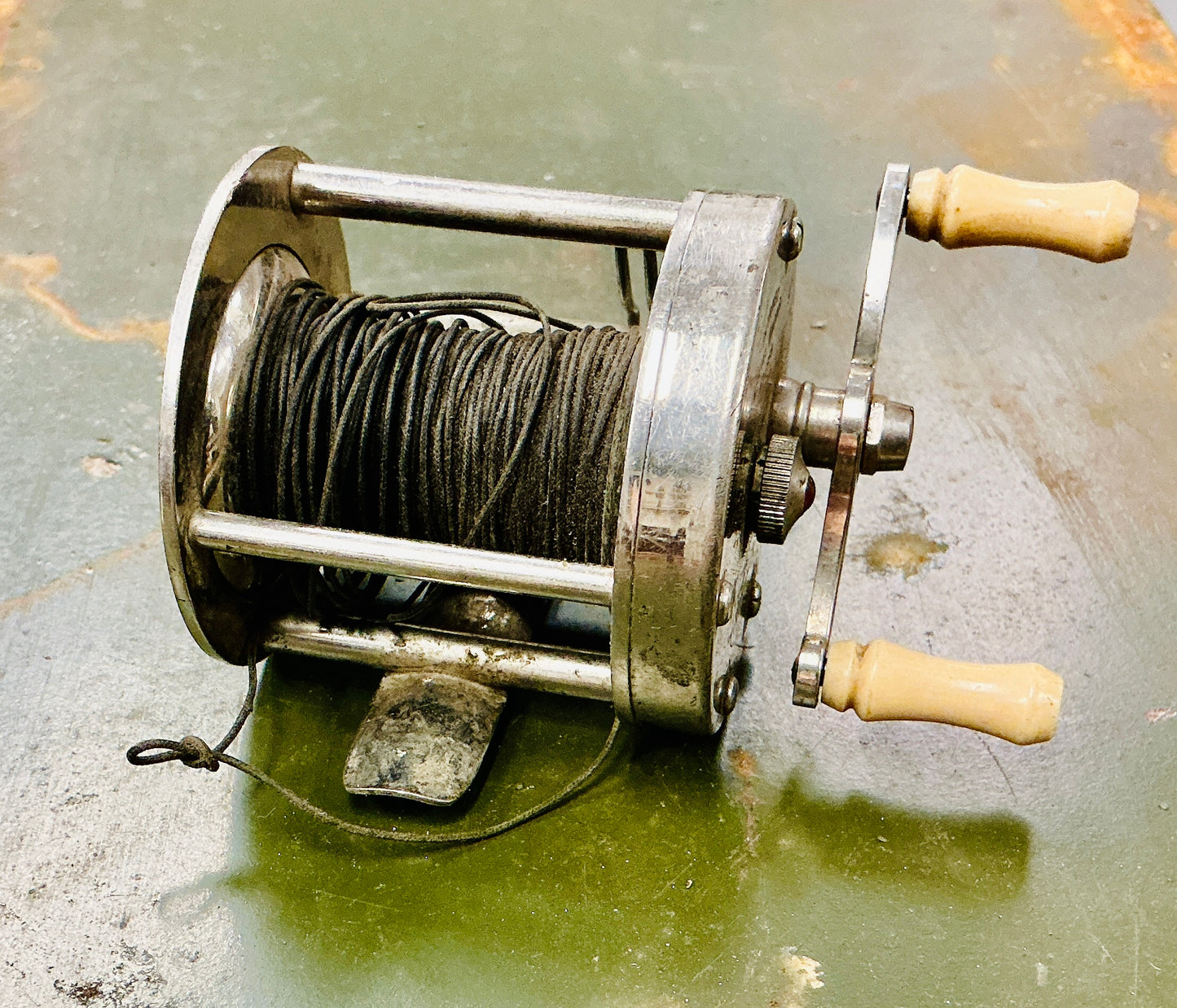 Vintage Shakespeare Level-Winding Fishing Reel