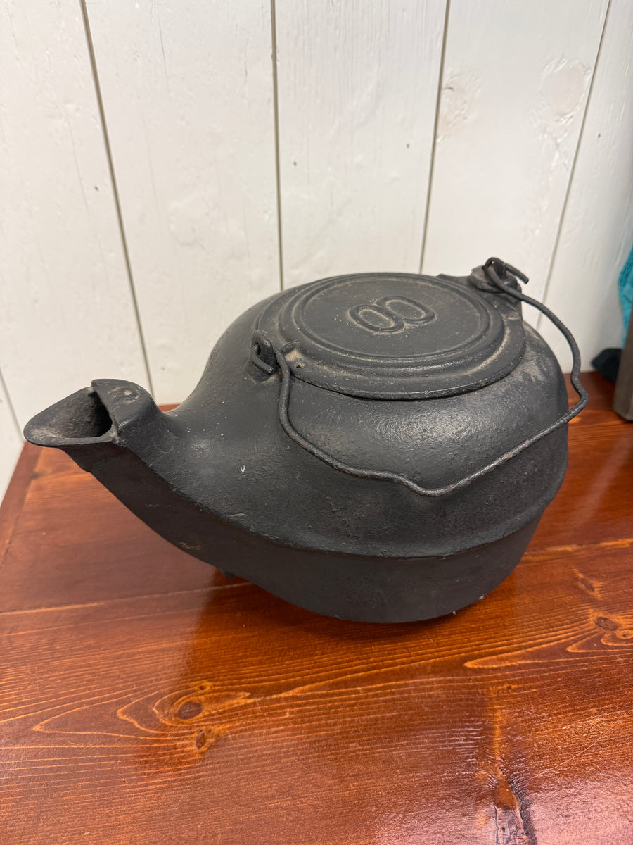 Antique Cast Iron #8 Kettle with Bail Handle